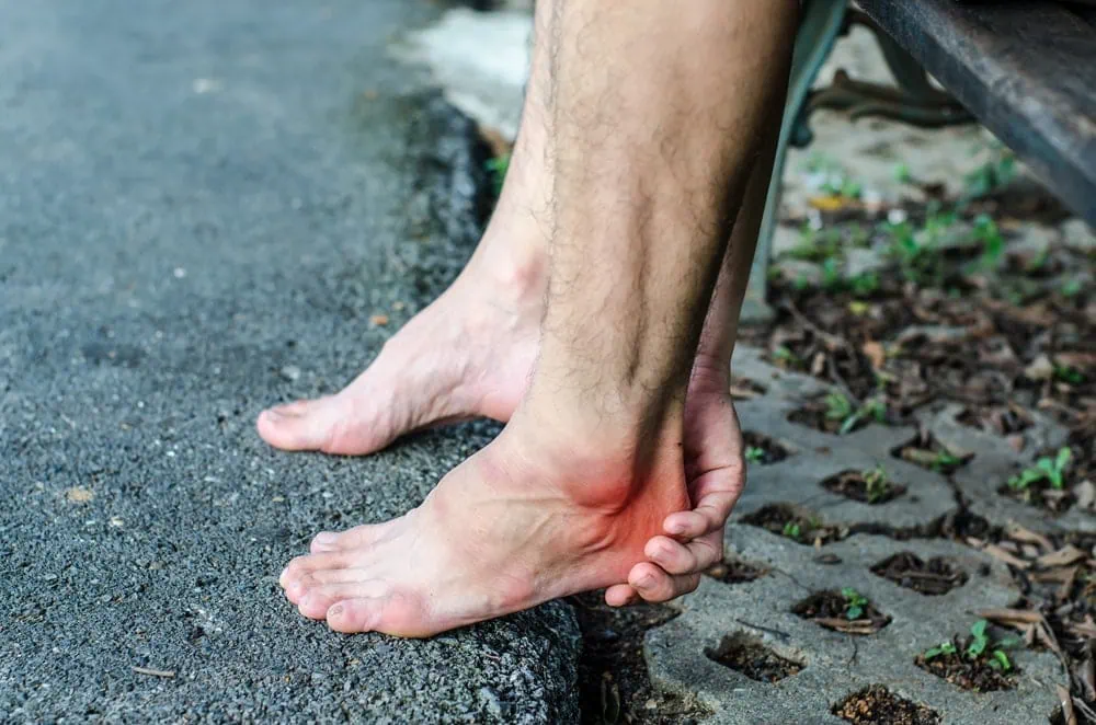 Plantar Fasciitis : Stabbing Pain in Heel of Foot
